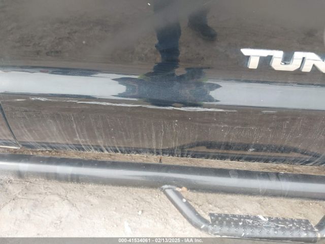 5TFEW5F13HX227400 Toyota Tundra Sr5 5.7l V8