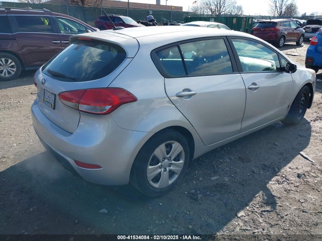 KIA Forte 5-door Lx 2016 KNAFK5A89G5574144 Image 4