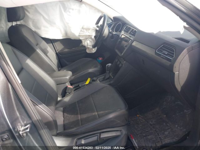 3VV2B7AX5JM211816 Volkswagen Tiguan 2.0t Se/2.0t Sel