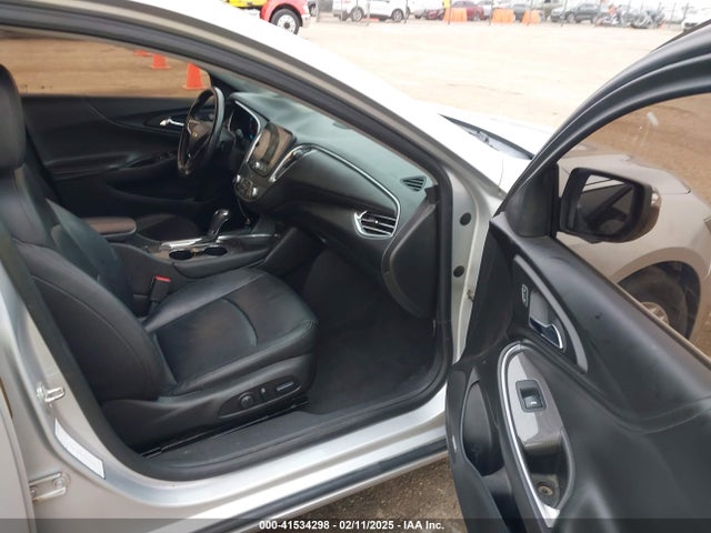 1G1ZD5ST9JF205470 Chevrolet MALIBU LT