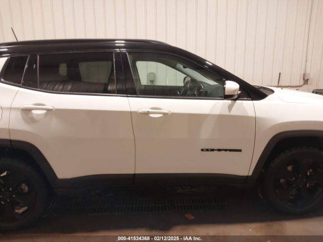 3C4NJDBB9JT454213 Jeep Compass Latitude 4x4