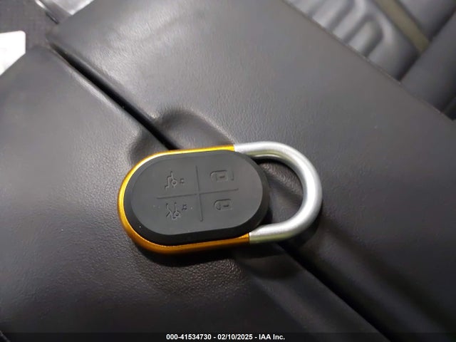 Rivian R1t Adventure 2022 7FCTGAAA0NN004365 Image 11