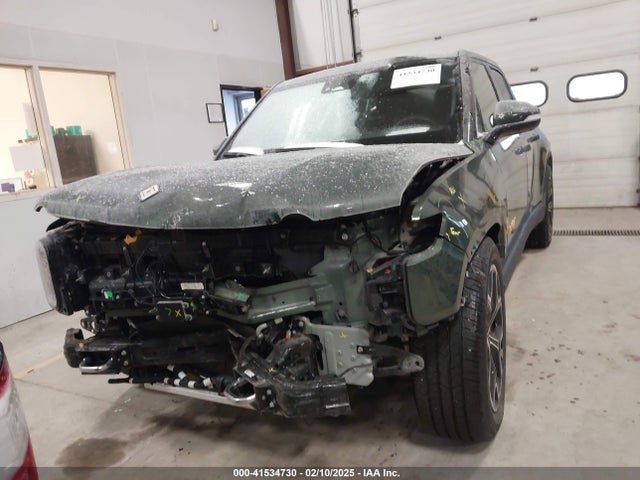 Rivian R1t Adventure 2022 7FCTGAAA0NN004365 Image 12