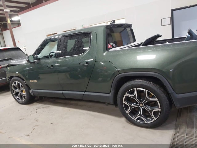 Rivian R1t Adventure 2022 7FCTGAAA0NN004365 Image 14