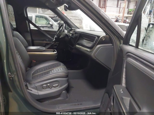 Rivian R1t Adventure 2022 7FCTGAAA0NN004365 Image 5