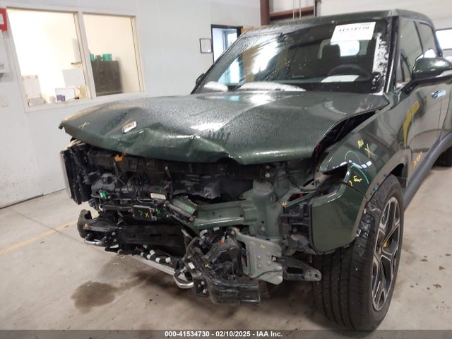 Rivian R1t Adventure 2022 7FCTGAAA0NN004365 Image 6