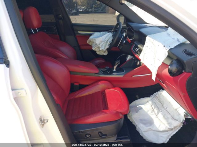 2019 ALFA ROMEO STELVIO ZASPAKBN1K7C36934 Photo 4