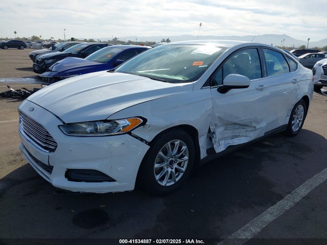 Ford FUSION S 2016 3FA6P0G71GR227450 Image 2