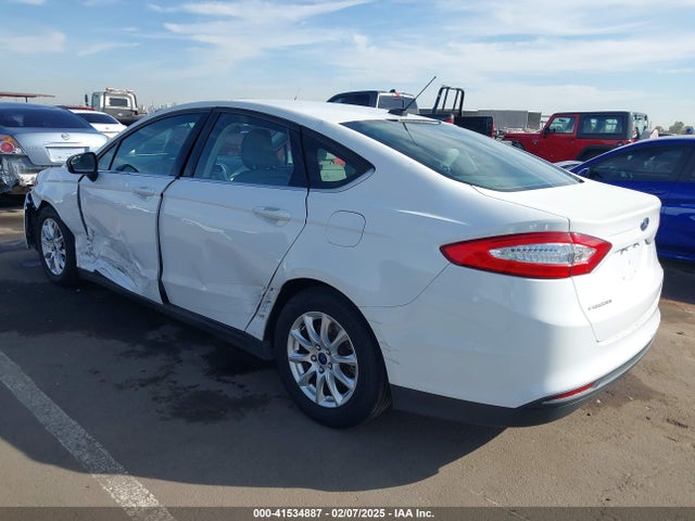 Ford FUSION S 2016 3FA6P0G71GR227450 Image 3