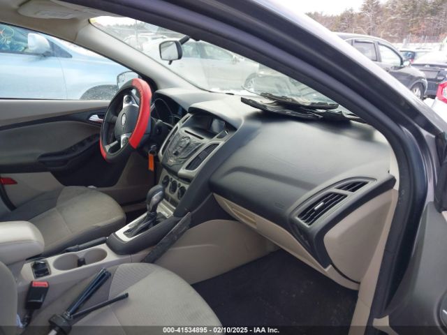 1FADP3F21EL188028 Ford FOCUS SE
