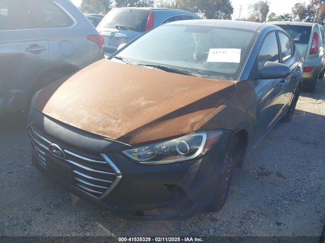 Hyundai ELANTRA SE 2018 KMHD74LF8JU449761 Image 2