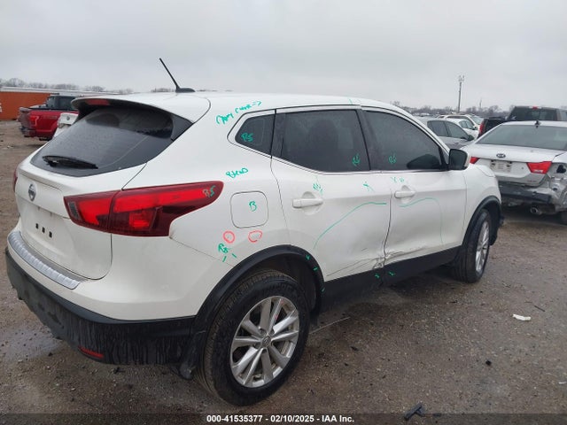 JN1BJ1CP3JW189846 Nissan Rogue Sport S