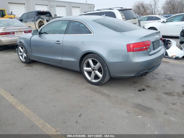 2010 AUDI A5 WAULFAFR9AA009439 Photo 2