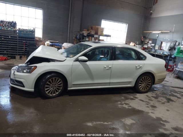 1VWBT7A30HC056657 Volkswagen Passat 1.8t Se