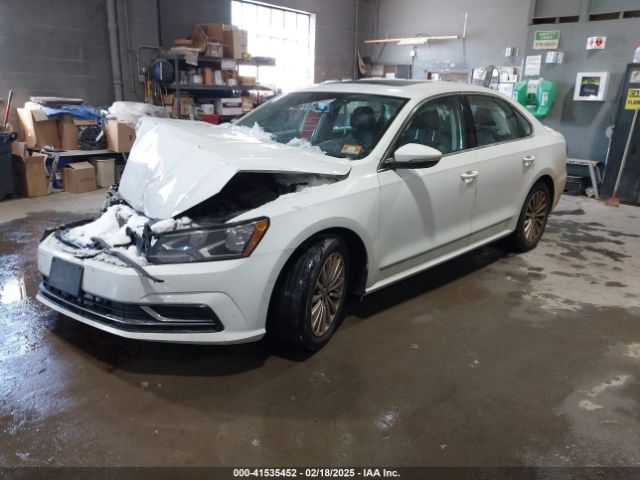 2017 VOLKSWAGEN PASSAT 1VWBT7A30HC056657 Photo 1