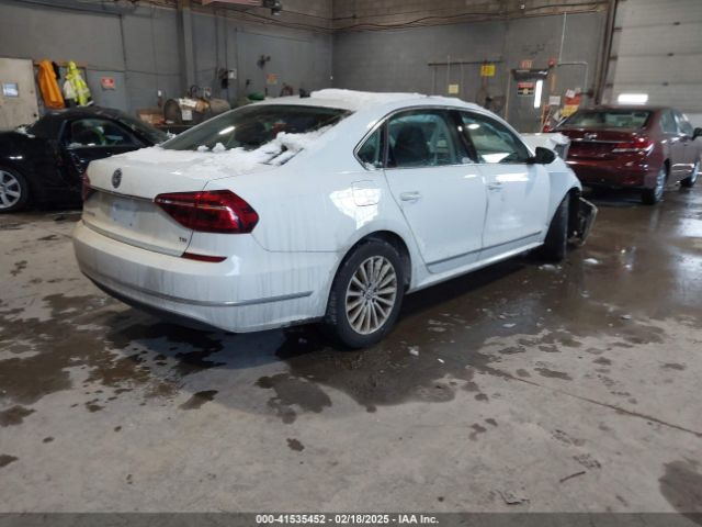 2017 VOLKSWAGEN PASSAT 1VWBT7A30HC056657 Photo 3