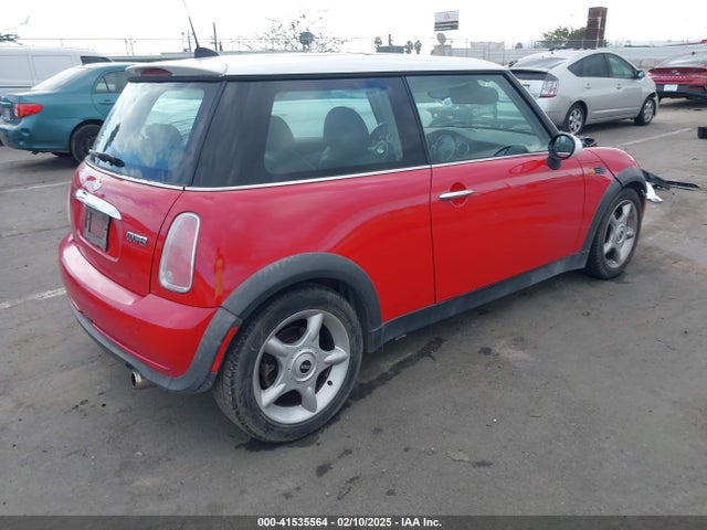 2005 MINI COOPER WMWRC33575TJ72049 Photo 3