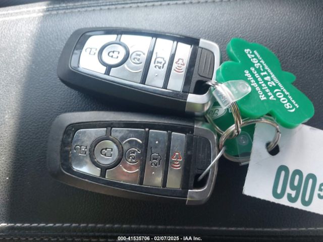 1FMCU9J90MUB23259 Ford Escape Titanium