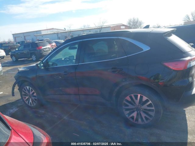 1FMCU9J90MUB23259 Ford Escape Titanium