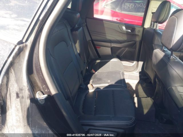 1FMCU9J90MUB23259 Ford Escape Titanium