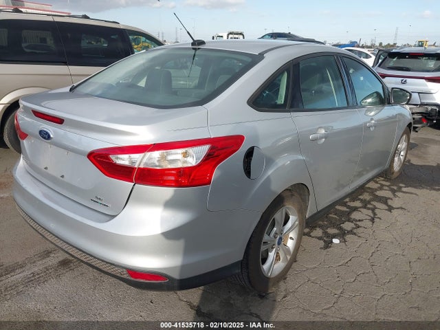 Ford FOCUS SE 2014 1FADP3F21EL137452 Image 4