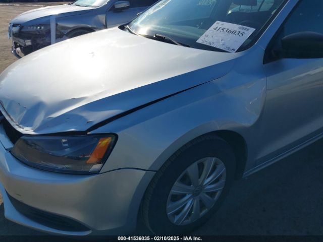 3VW1K7AJ6EM380462 Volkswagen Jetta 2.0l S