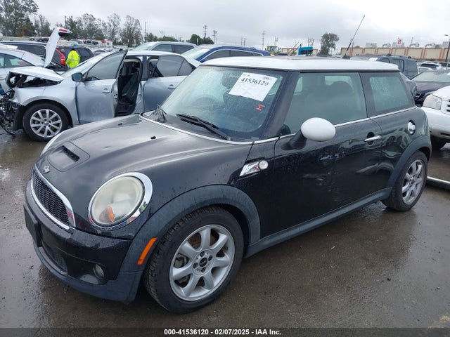 2010 MINI COOPER S WMWMF7C55ATZ72075 Photo 1