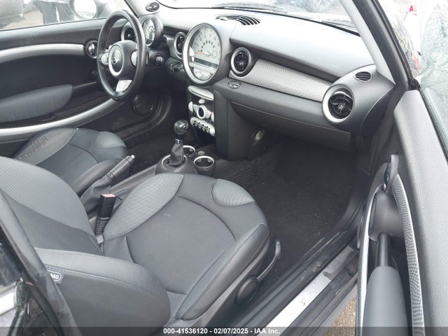 2010 MINI COOPER S WMWMF7C55ATZ72075 Photo 4