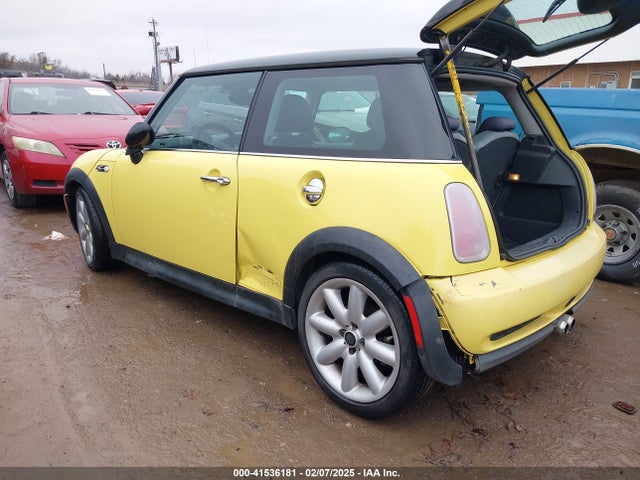 2005 MINI COOPER S WMWRE33455TD94318 Photo 2