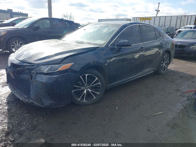 4T1B11HK5JU649736 Toyota CAMRY SE