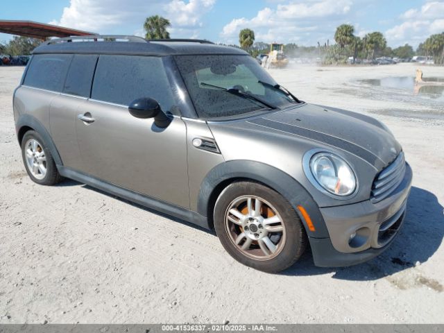 2013 MINI CLUBMAN WMWZF3C56DT489410 Photo 0
