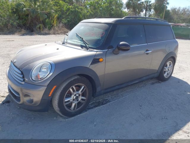 2013 MINI CLUBMAN WMWZF3C56DT489410 Photo 1