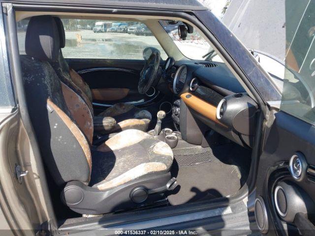 2013 MINI CLUBMAN WMWZF3C56DT489410 Photo 4