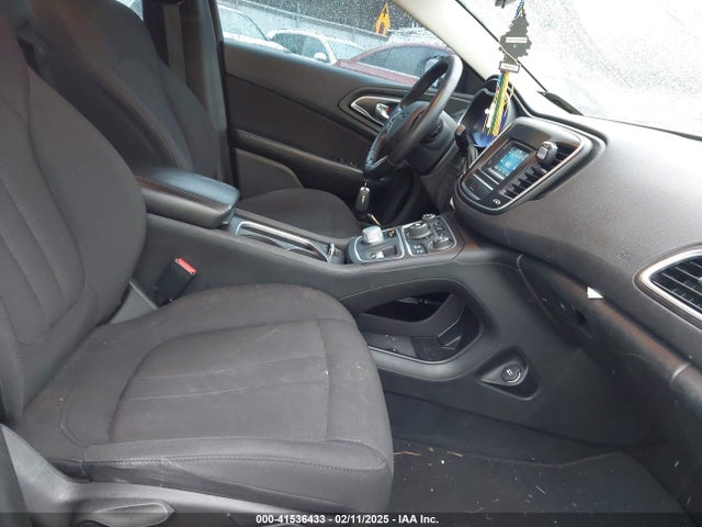 Chrysler 200 Limited 2015 1C3CCCAB3FN697217 Image 5