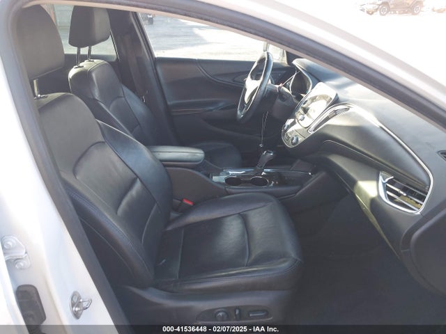 1G1ZH5SX8HF282820 Chevrolet Malibu Premier