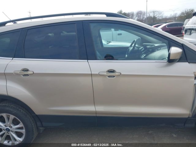 1FMCU0HDXJUB85706 Ford ESCAPE SEL
