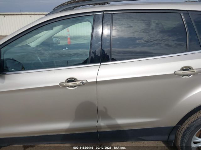 1FMCU0HDXJUB85706 Ford ESCAPE SEL