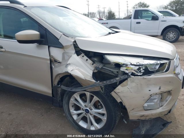1FMCU0HDXJUB85706 Ford ESCAPE SEL