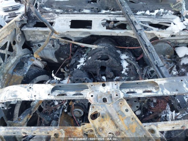 1GCVKREC3HZ307273 Chevrolet Silverado 1500 1lt