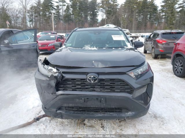 2T3F1RFV2KW050945 Toyota RAV4 LE