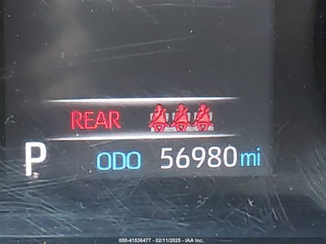 2T3F1RFV2KW050945 Toyota RAV4 LE