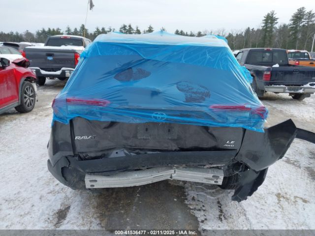 2T3F1RFV2KW050945 Toyota RAV4 LE