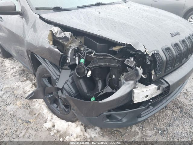 1C4PJMCX1JD579246 Jeep Cherokee Latitude 4x4