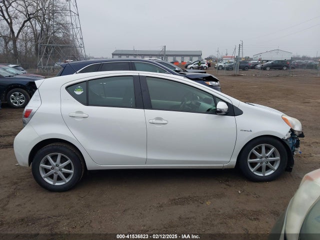 41536823 :رقم المزاد ، JTDKDTB30C1520414 vin ، 2012 Toyota Prius C Three مزاد بيع
