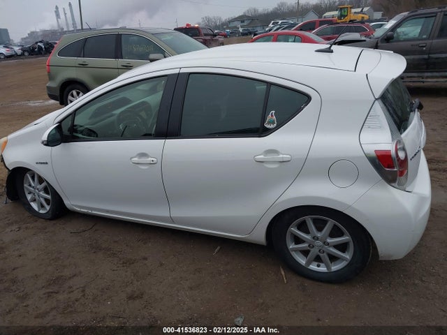 41536823 :رقم المزاد ، JTDKDTB30C1520414 vin ، 2012 Toyota Prius C Three مزاد بيع