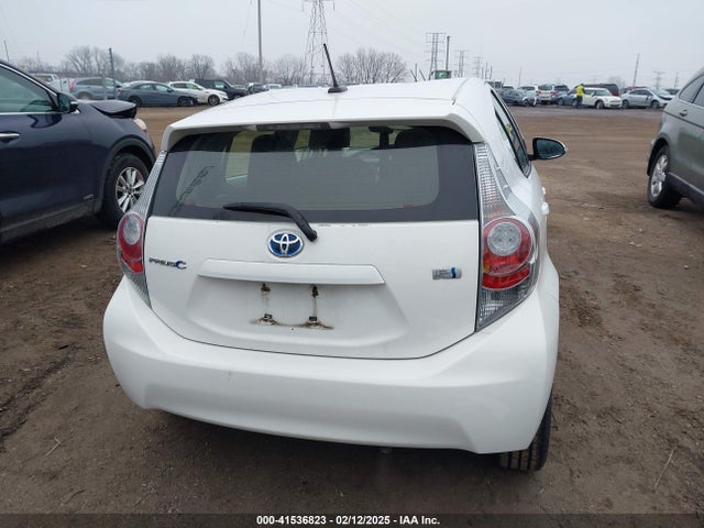 41536823 :رقم المزاد ، JTDKDTB30C1520414 vin ، 2012 Toyota Prius C Three مزاد بيع