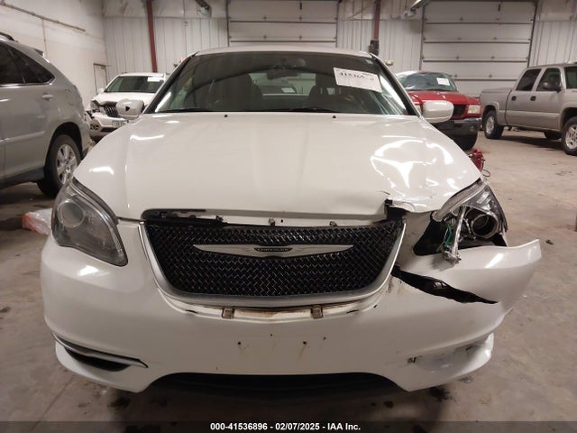 Chrysler 200 Limited 2014 1C3CCBCG9EN193305 Image 12
