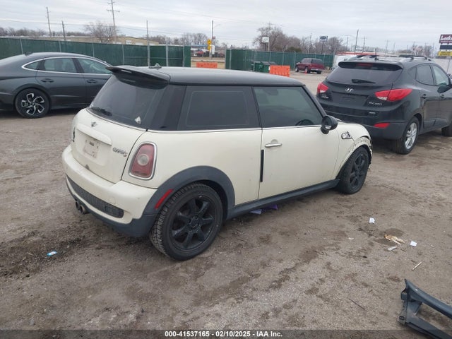 2009 MINI COOPER S WMWMF73539TT94151 Photo 3