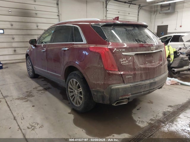 2017 CADILLAC XT5 1GYKNDRS4HZ257413 Photo 2