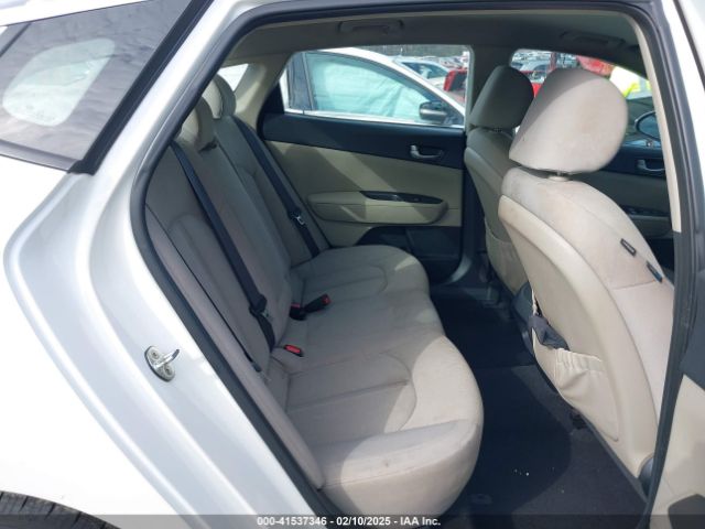KNAGT4L33J5217126 KIA Optima Lx
